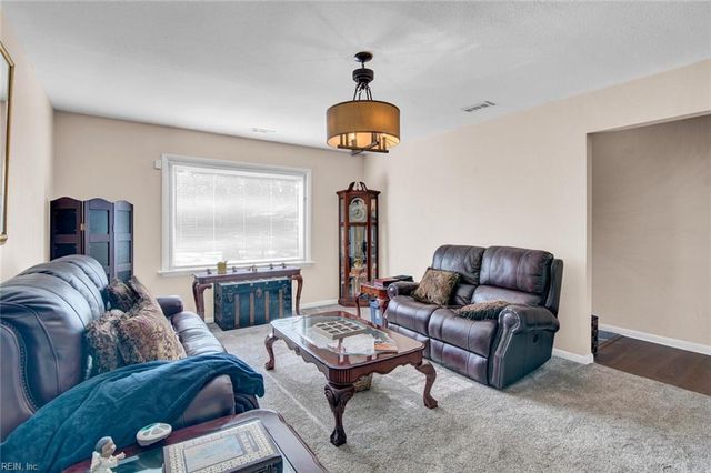 4 Overlook CT, Hampton, VA 23669