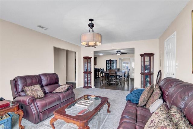 4 Overlook CT, Hampton, VA 23669