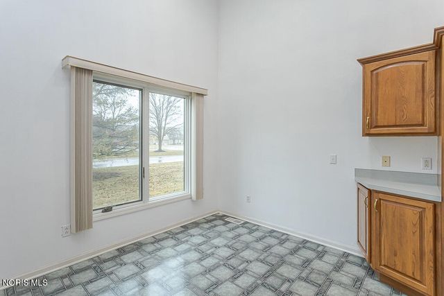 8647 Stone Oak Drive, Holland, OH 43528