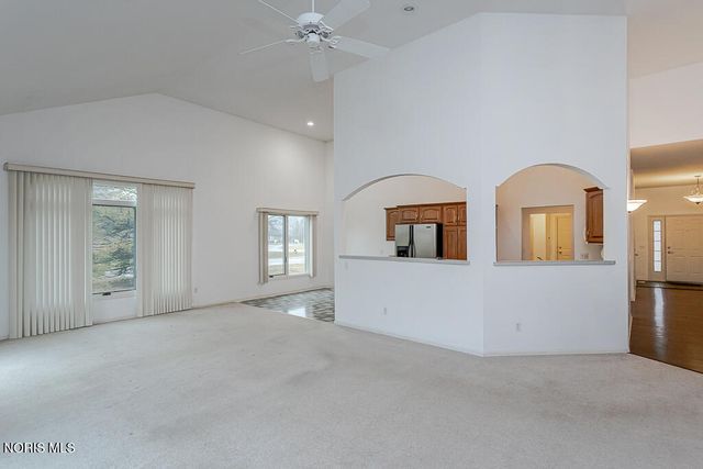 8647 Stone Oak Drive, Holland, OH 43528