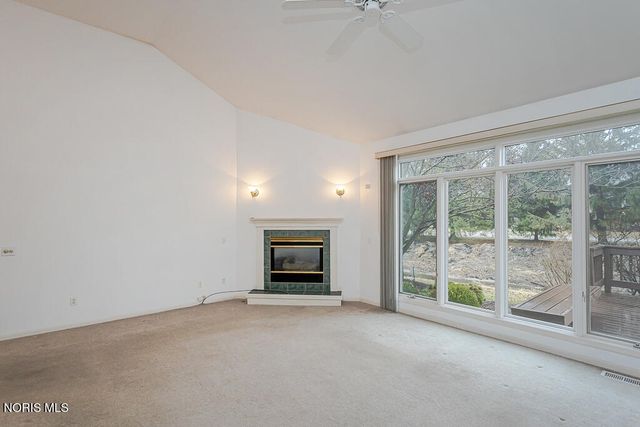 8647 Stone Oak Drive, Holland, OH 43528