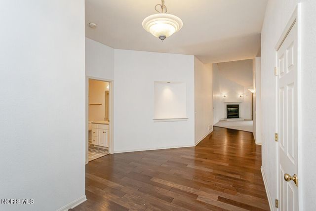 8647 Stone Oak Drive, Holland, OH 43528