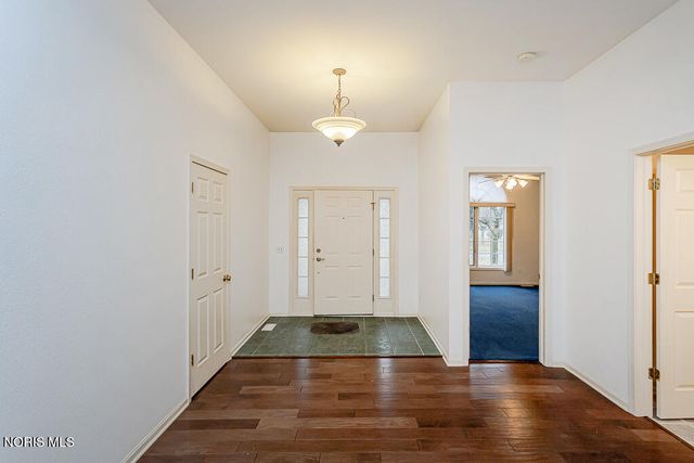 8647 Stone Oak Drive, Holland, OH 43528