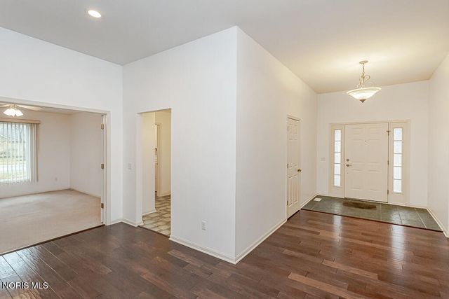 8647 Stone Oak Drive, Holland, OH 43528