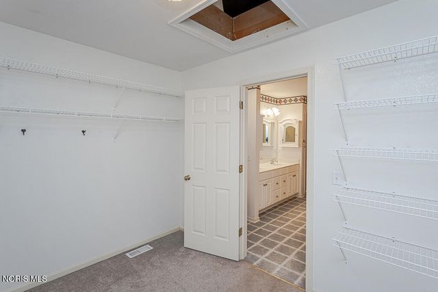 8647 Stone Oak Drive, Holland, OH 43528