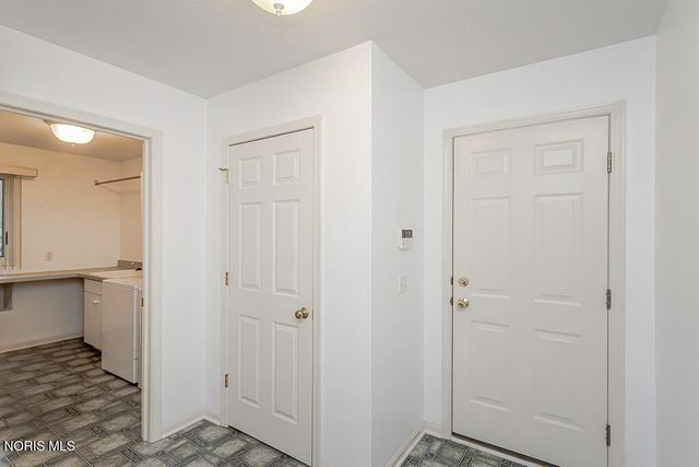 8647 Stone Oak Drive, Holland, OH 43528