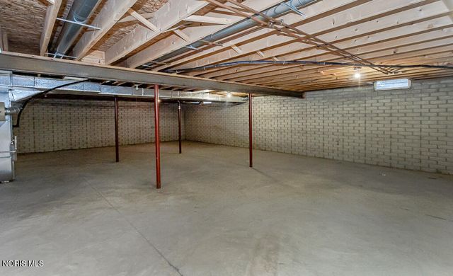 8647 Stone Oak Drive, Holland, OH 43528