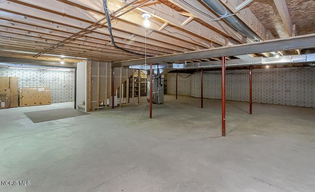 8647 Stone Oak Drive, Holland, OH 43528