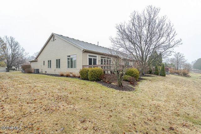 8647 Stone Oak Drive, Holland, OH 43528