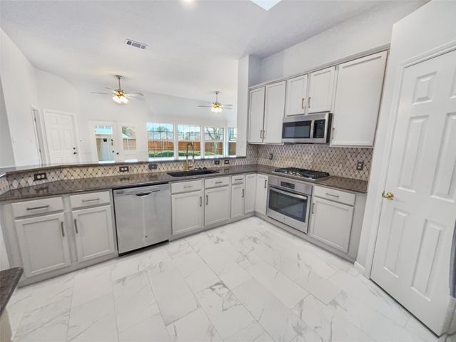 3856 Pine Valley Drive, Plano, TX 75025