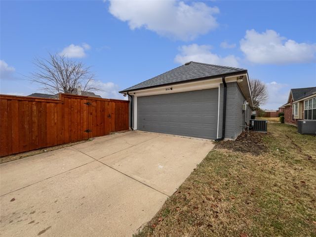 3856 Pine Valley Drive, Plano, TX 75025