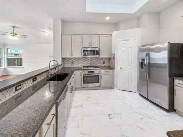 3856 Pine Valley Drive, Plano, TX 75025