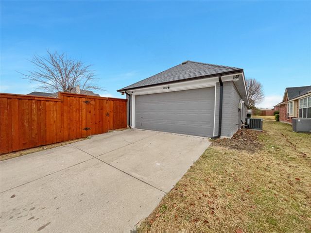 3856 Pine Valley Drive, Plano, TX 75025