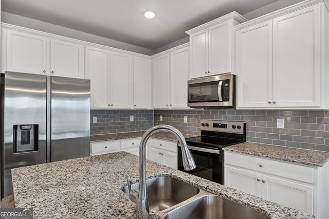 529 Buxton Road, Hoschton, GA 30548