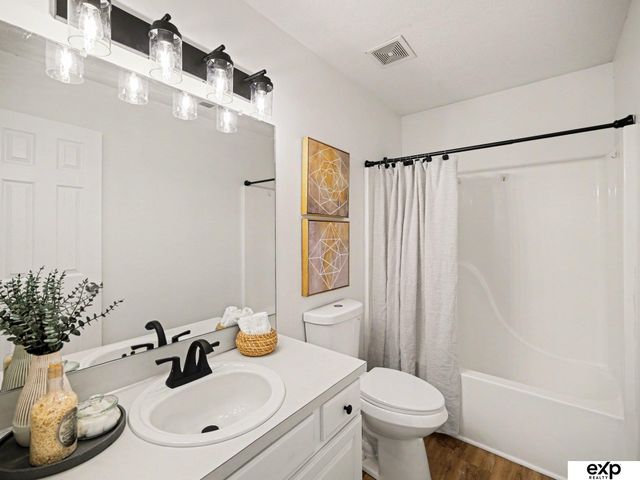 4551 S 176 Avenue, Omaha, NE 68135