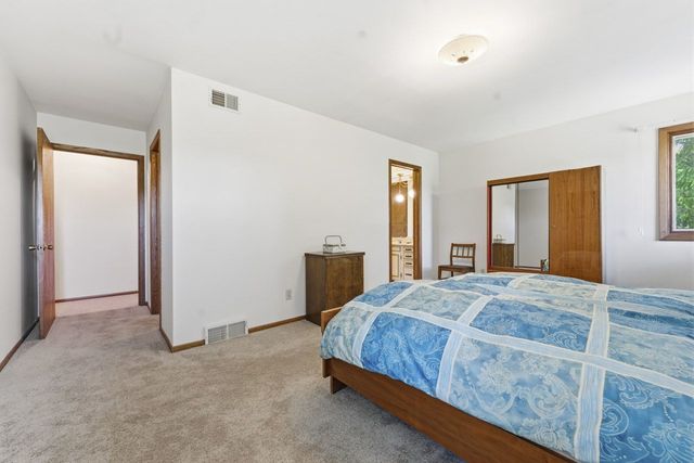 1417 Lee Lane, Spring Grove, IL 60081