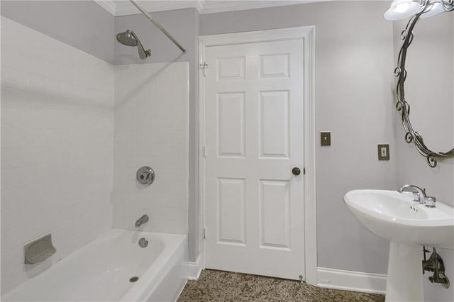 1074 Peachtree Walk NE B114, Atlanta, GA 30309