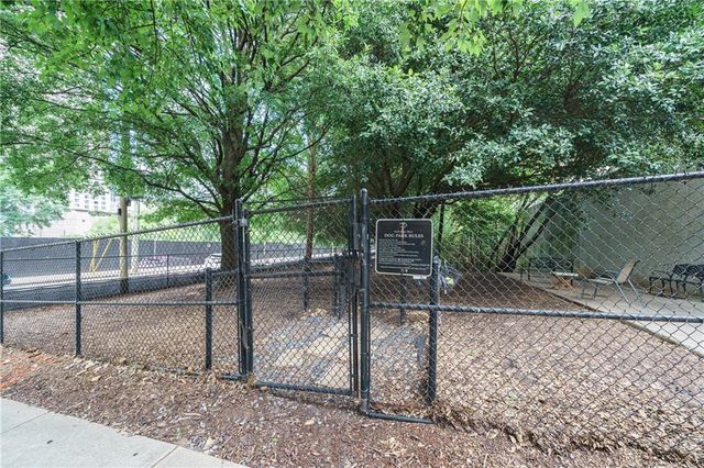 1074 Peachtree Walk NE B114, Atlanta, GA 30309