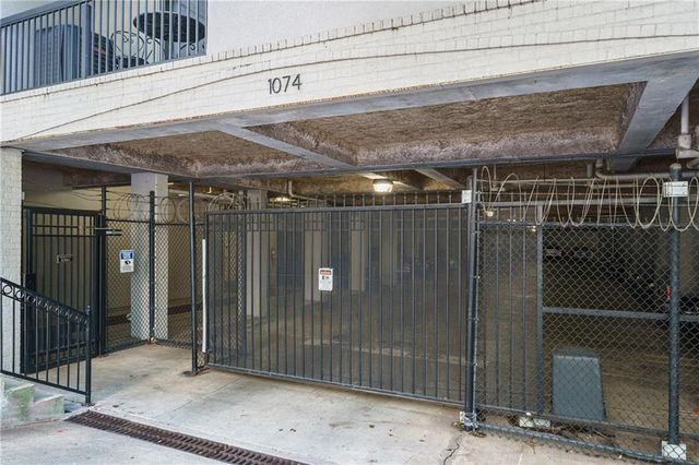 1074 Peachtree Walk NE B114, Atlanta, GA 30309