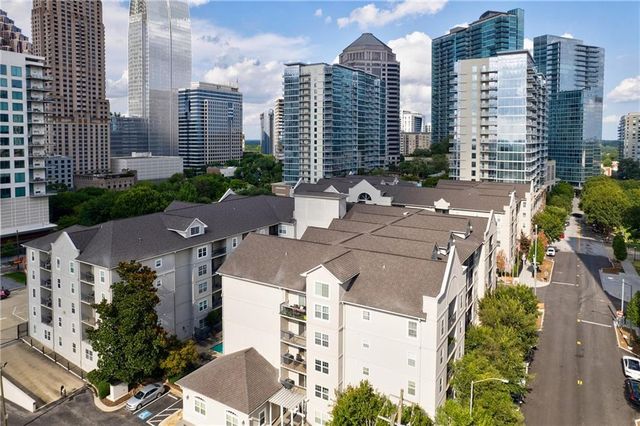 1074 Peachtree Walk NE B114, Atlanta, GA 30309