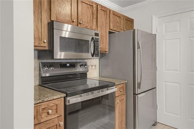 1074 Peachtree Walk NE B114, Atlanta, GA 30309