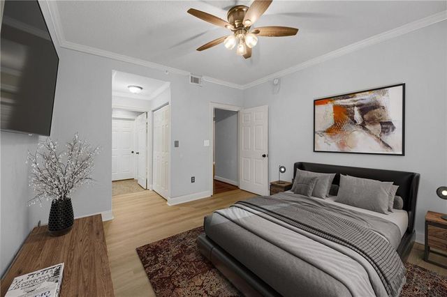 1074 Peachtree Walk NE B114, Atlanta, GA 30309