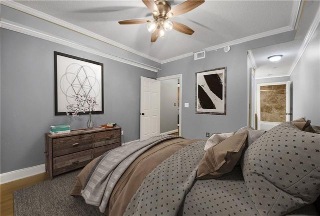 1074 Peachtree Walk NE B114, Atlanta, GA 30309