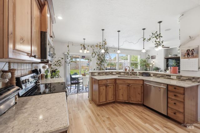 9973 W Arabian Dr, Boise, ID 83709