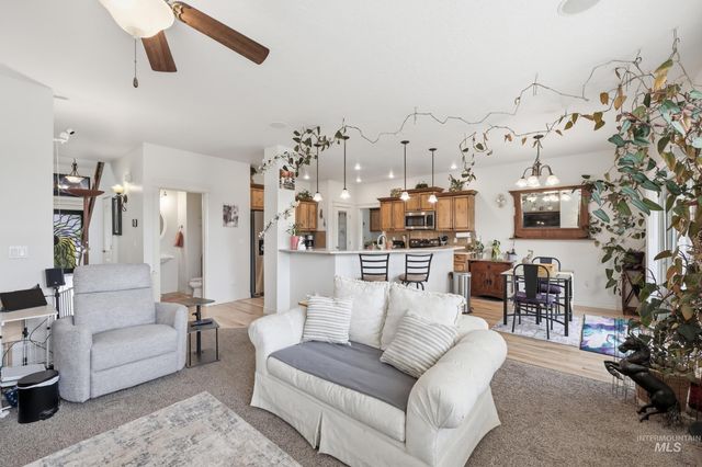 9973 W Arabian Dr, Boise, ID 83709