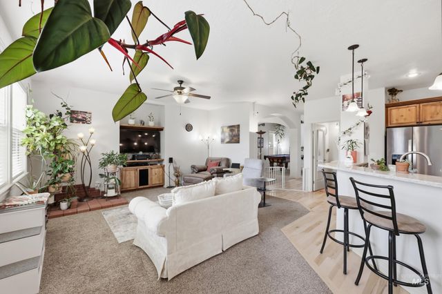 9973 W Arabian Dr, Boise, ID 83709