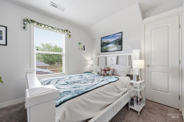 9973 W Arabian Dr, Boise, ID 83709
