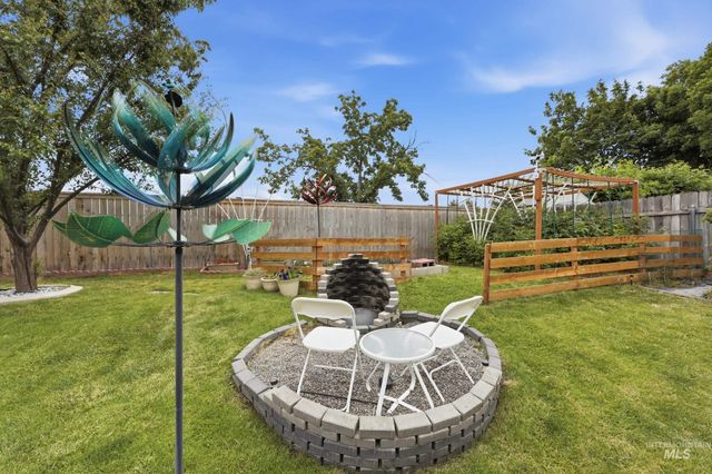 9973 W Arabian Dr, Boise, ID 83709