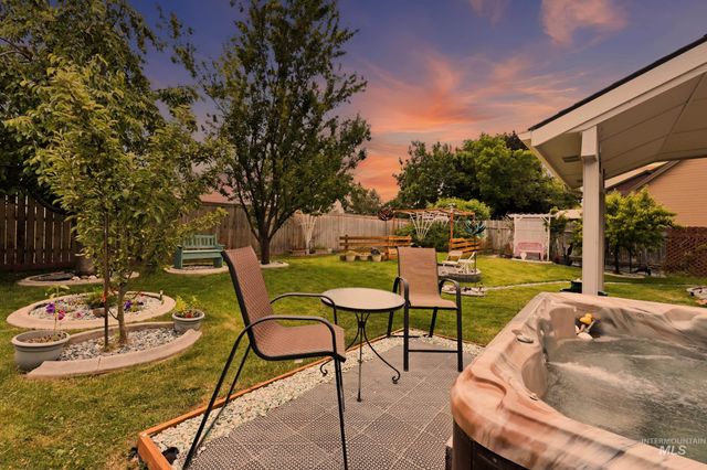 9973 W Arabian Dr, Boise, ID 83709