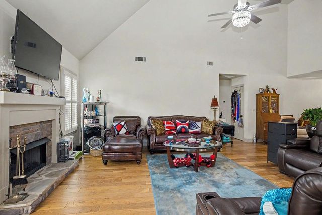 102 Brookstone Drive, Carrollton, GA 30116