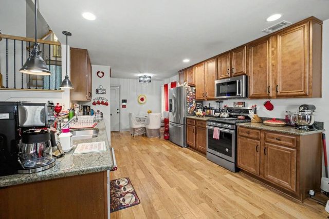 102 Brookstone Drive, Carrollton, GA 30116