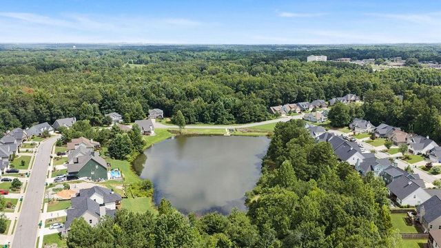 102 Brookstone Drive, Carrollton, GA 30116