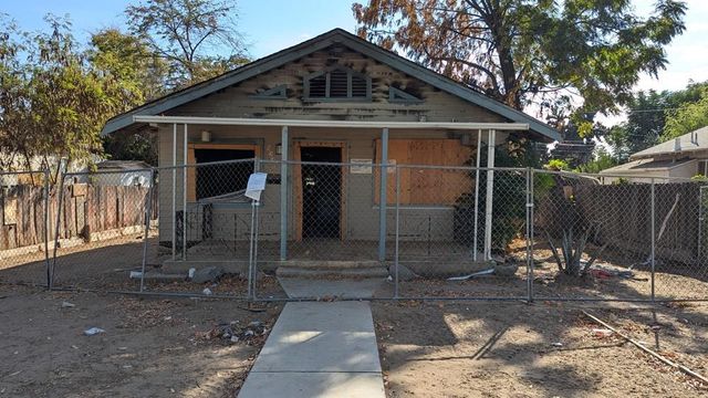 4576 E Balch Avenue, Fresno, CA 93702