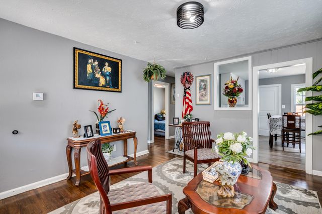 252 N Fern St, Wichita, KS 67203