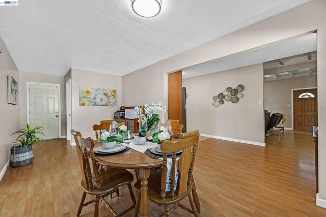 523 Evelyn Ln, Hayward, CA 94544