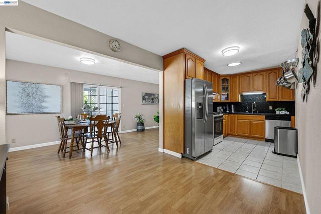 523 Evelyn Ln, Hayward, CA 94544