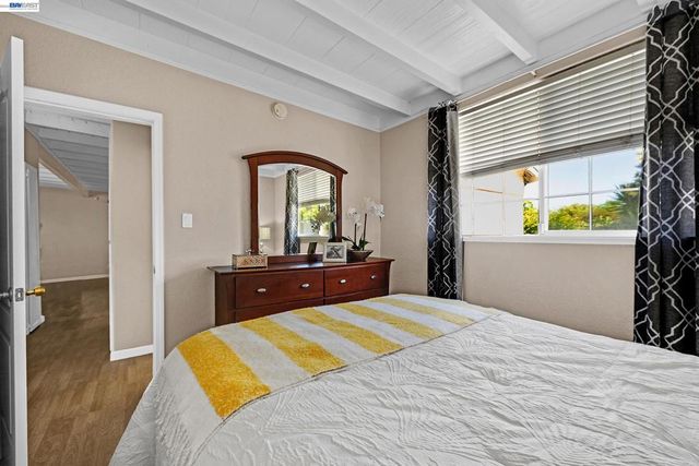 523 Evelyn Ln, Hayward, CA 94544