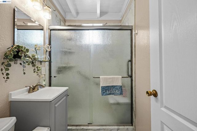 523 Evelyn Ln, Hayward, CA 94544