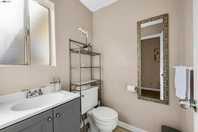 523 Evelyn Ln, Hayward, CA 94544