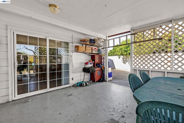 523 Evelyn Ln, Hayward, CA 94544