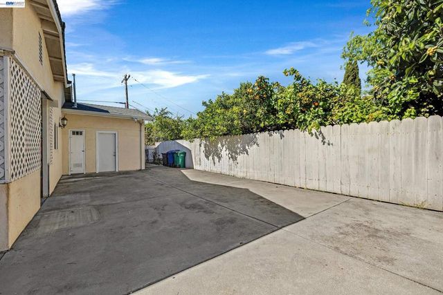523 Evelyn Ln, Hayward, CA 94544