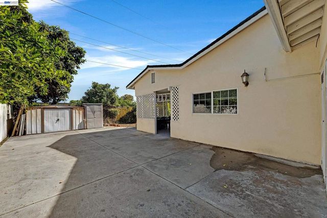 523 Evelyn Ln, Hayward, CA 94544