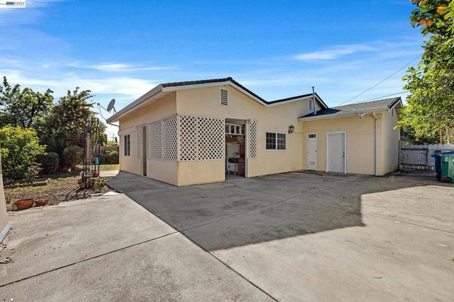 523 Evelyn Ln, Hayward, CA 94544