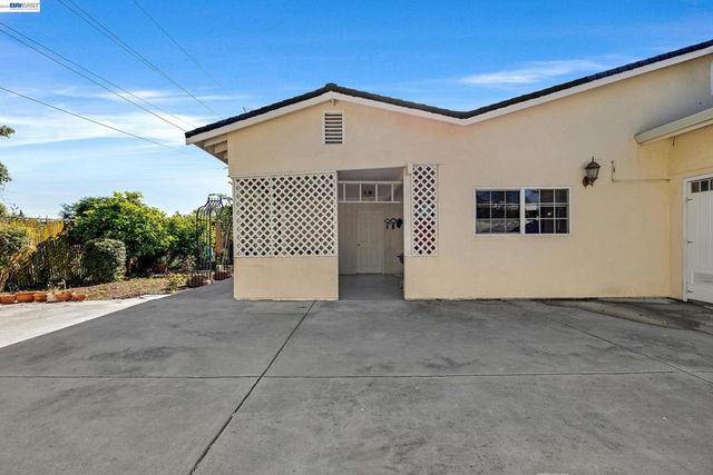 523 Evelyn Ln, Hayward, CA 94544