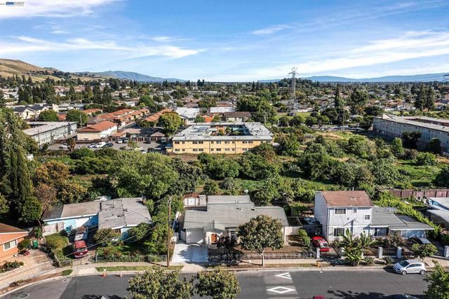 523 Evelyn Ln, Hayward, CA 94544