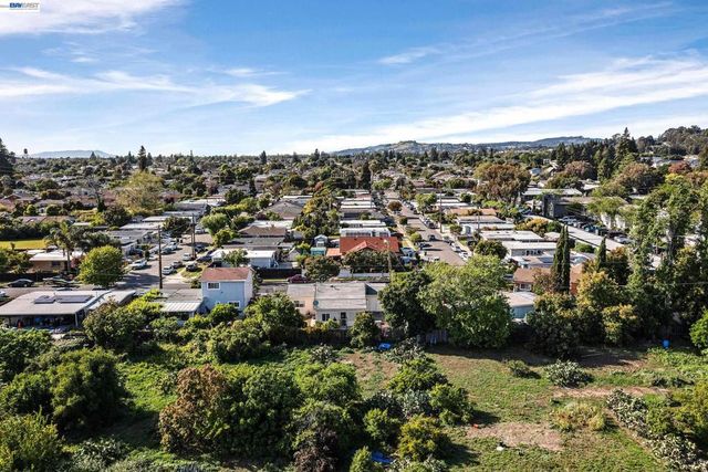 523 Evelyn Ln, Hayward, CA 94544